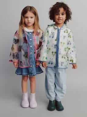 Gap × Disney Baby & Toddler Mickey Mouse Raincoat, Size 5